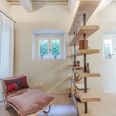 Apartment In Lucca With Private Garden アパート