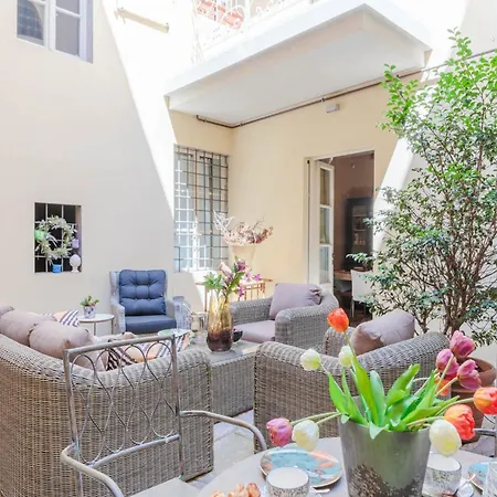 Apartment In Lucca With Private Garden アパート