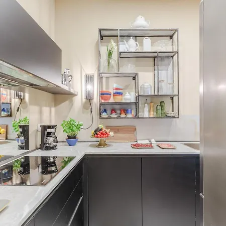 Apartment In Lucca With Private Garden アパート ルッカ