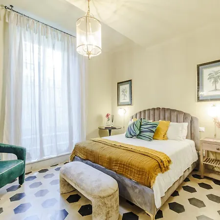 Apartment In Lucca With Private Garden *