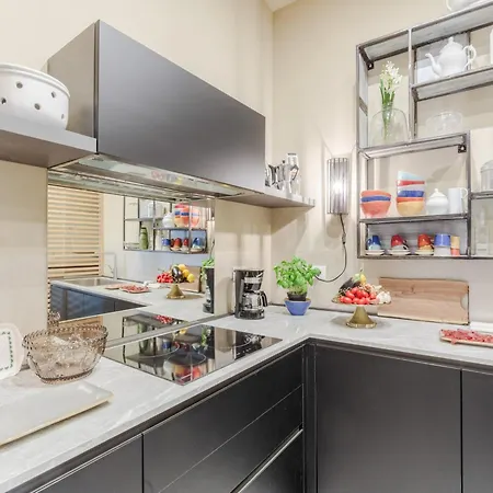 Apartment In Lucca With Private Garden アパート