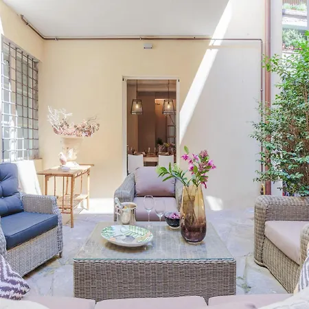 Apartment In Lucca With Private Garden * ルッカ