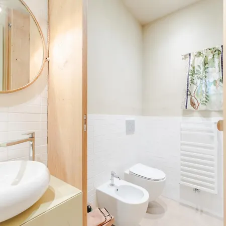 Apartment In Lucca With Private Garden アパート *
